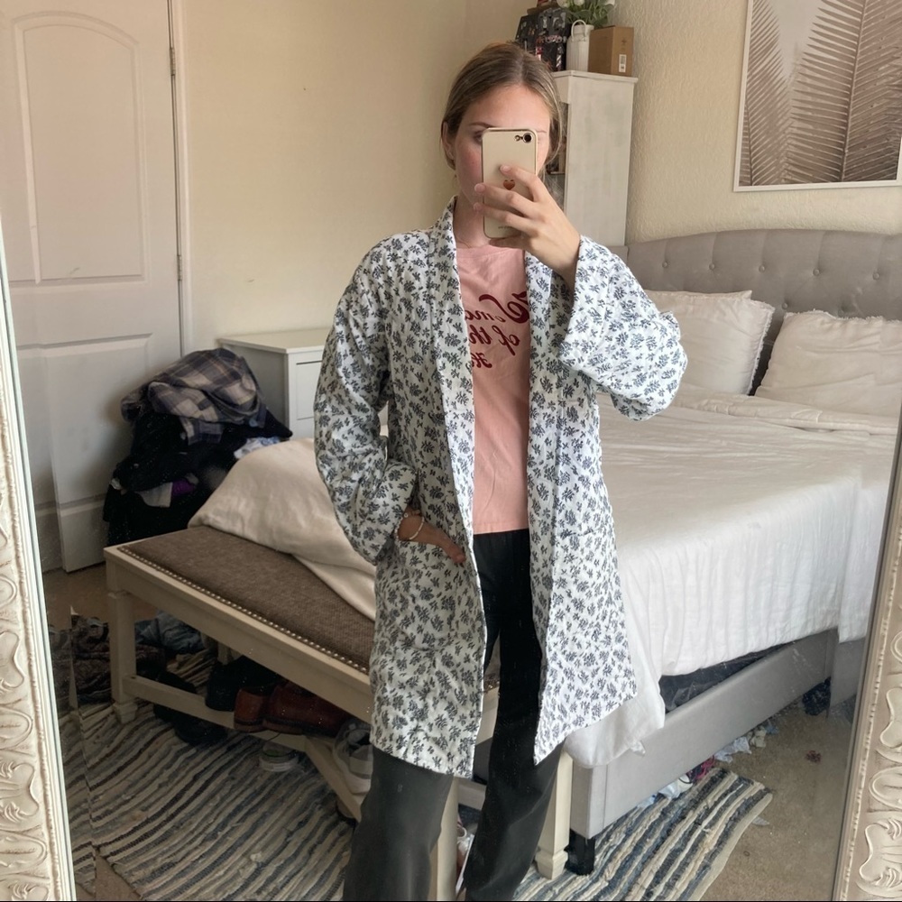 New Bobbie Wren quilted white and blue floral quilt jacket